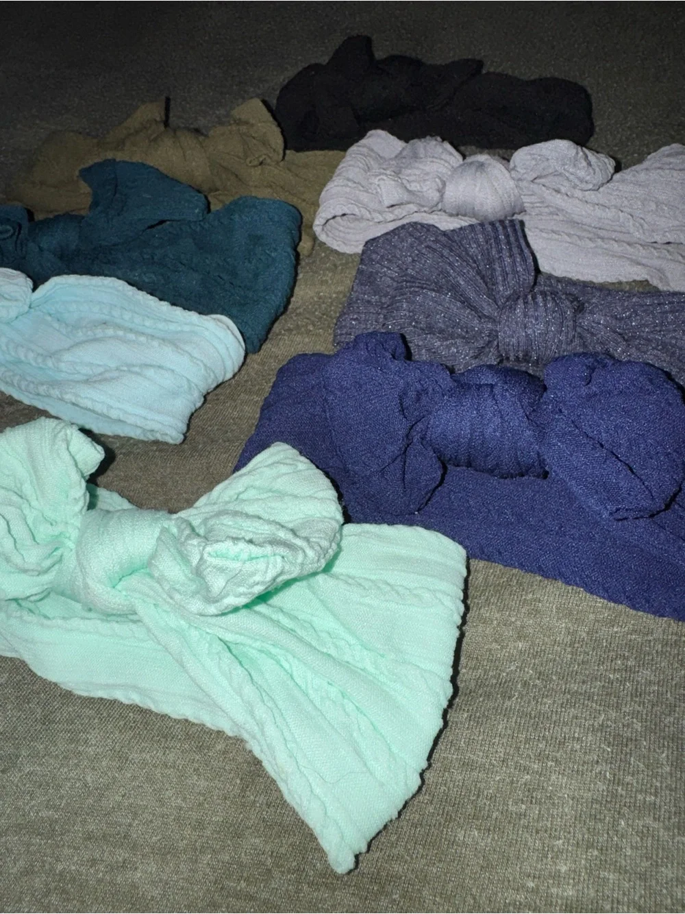 cable knit bows (8) - assorted colors USED